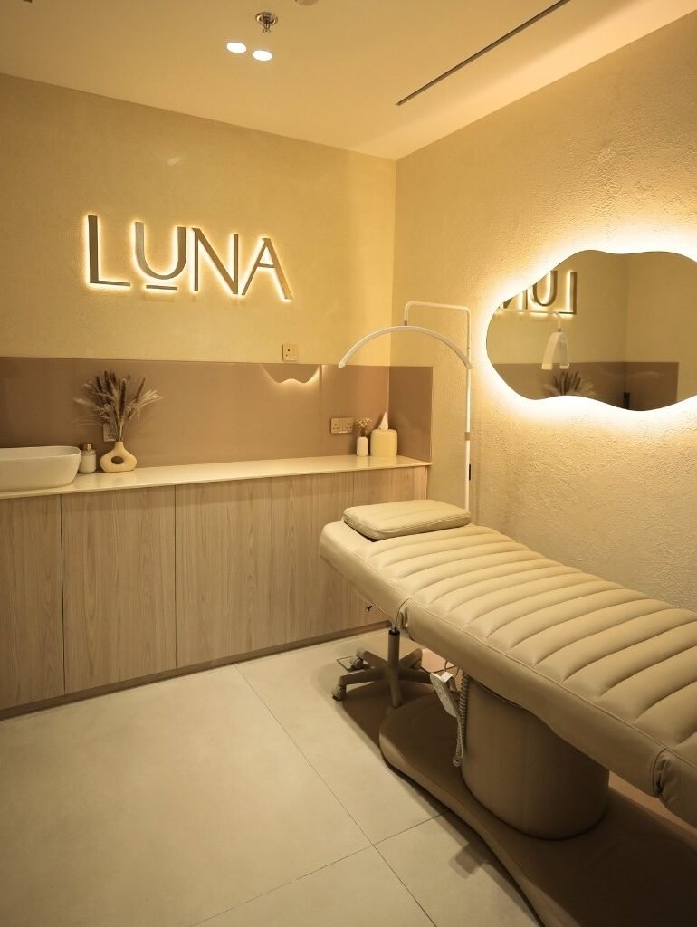 the best saloon fitout company in dubai