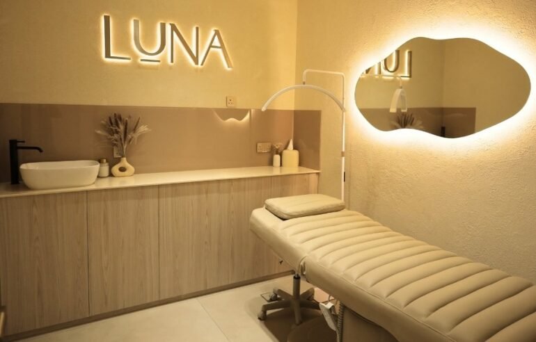 the best saloon fitout company in dubai