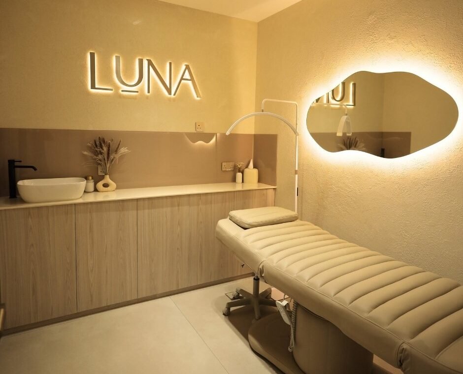 the best saloon fitout company in dubai